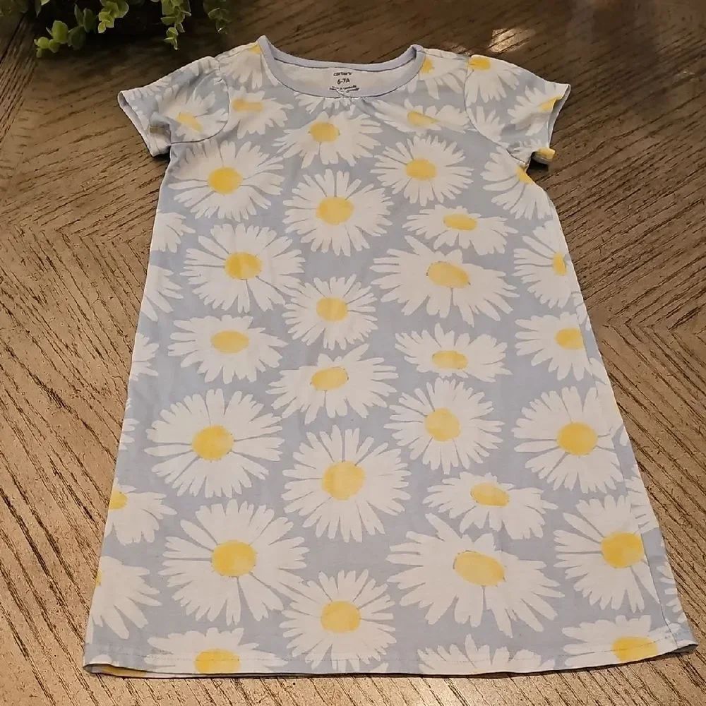 Sunflower Pjs Size 6/7 Carters